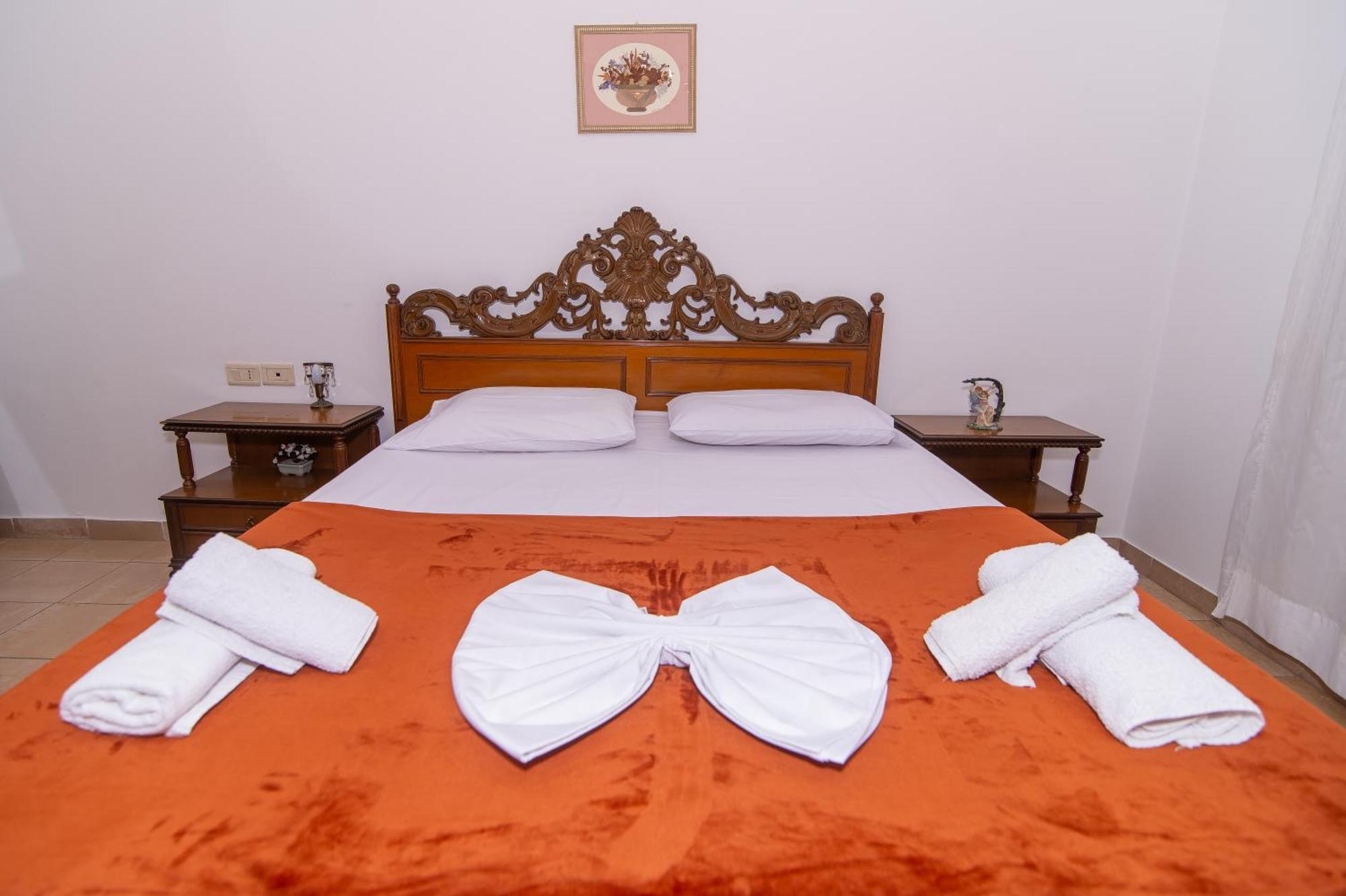 Vintage Blloku Apartment ติรานา ภายนอก รูปภาพ