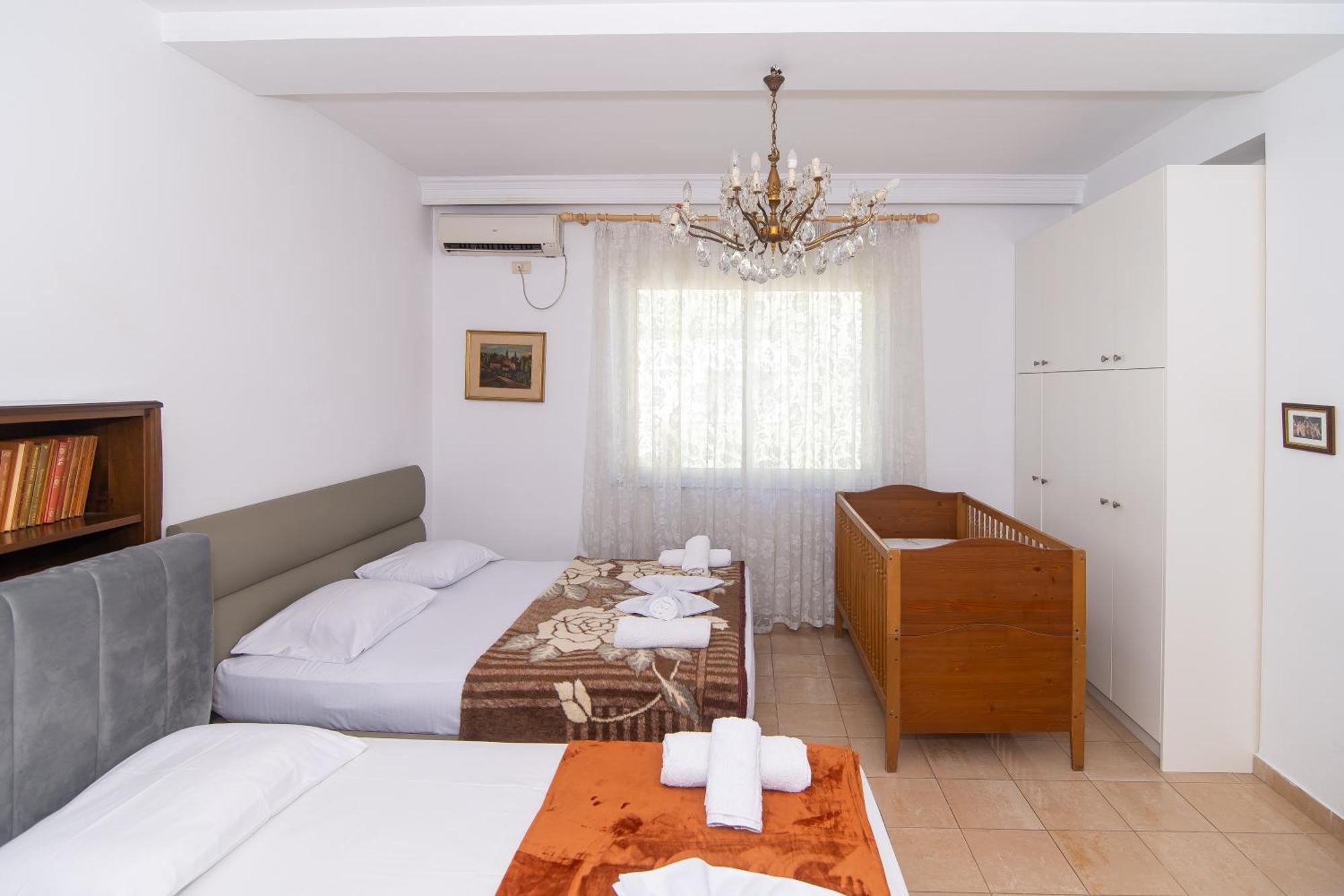 Vintage Blloku Apartment ติรานา ภายนอก รูปภาพ
